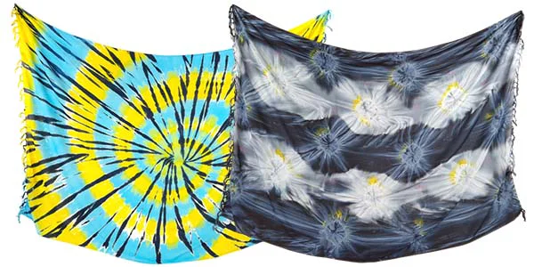 Saronger med abstrakta mönster