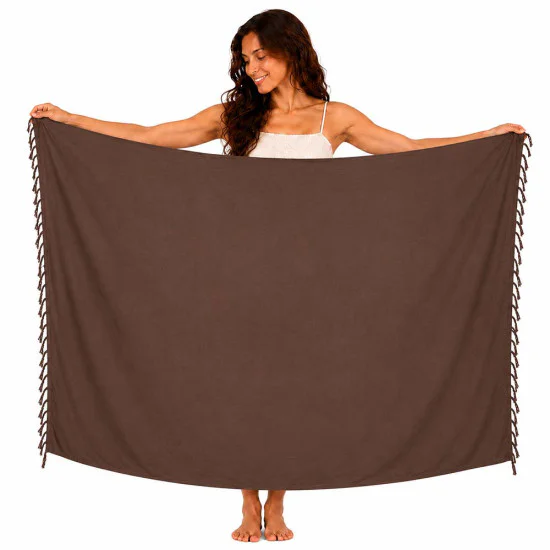 Brun sarong för sol, bad och som svalt strandplagg i storlek 180x115cm