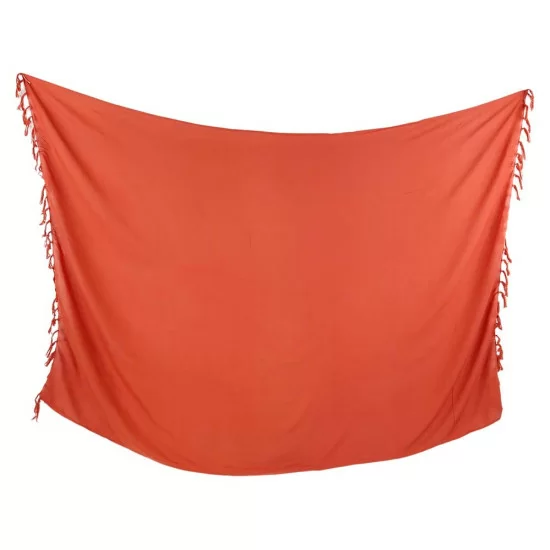 Sarong i enfärgad roströd färg. Skapa en snabb strandkjol!