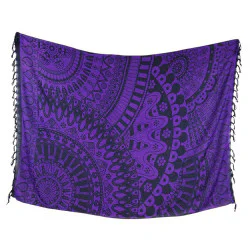 Stor strandsarong i lila färg med fransar på kortsidor