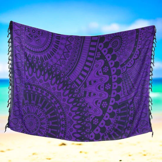 Stor strandsarong i lila färg med fransar på kortsidor