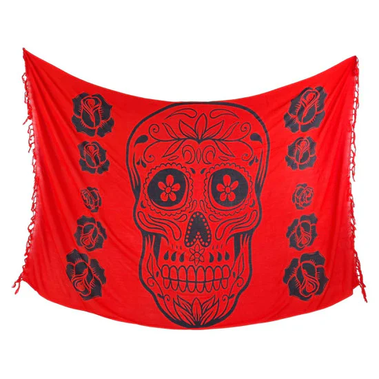Röd sarong med svart Calavera-motiv och dekorativa rosor